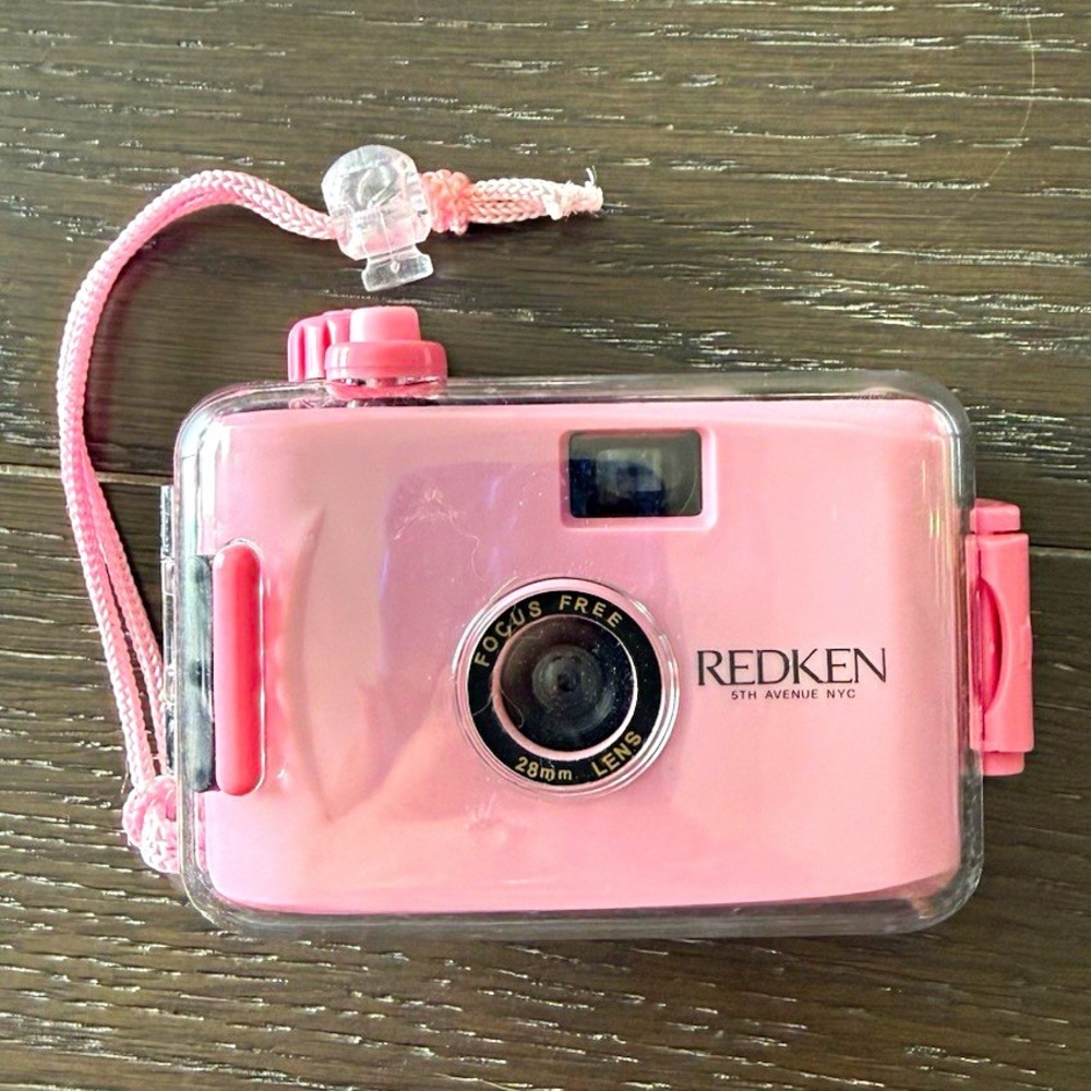 REDKEN 5th Avenue NYC 35mm Compact Fixed Focus Film Camera Pink/Clear